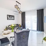 Olive Apartment *